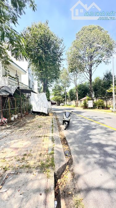 11.5 TỶ- GẤP BÁN NỀN GÓC 2 MẶT TIỀN (7.5 x18.5m) ĐƯỜNG D1,man thiện ,tp.thủ đức - 1