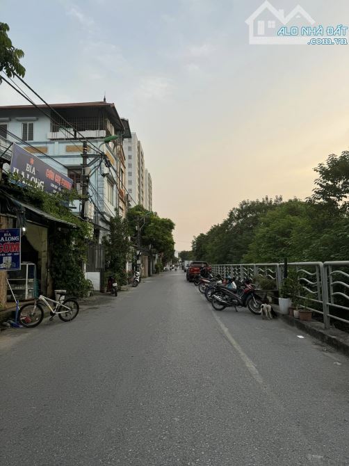 BÁN NHÀ KHUYẾN LƯƠNG. CHỈ TÍNH ĐẤT. MUA NHANH. 10 M RA OTO TRÁNH - 1