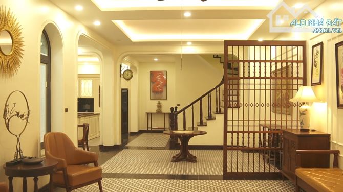 Cho thuê biệt thự View Hồ Thành Phố Giao Lưu. DT 180m2, 4 tầng. Full đồ Giá 80 triệu (thán - 1