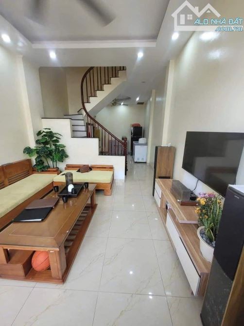 Nhà dân 3 tầng cần bán, gần ngã tư Canh, ngõ trước nhà thoáng, đường ô tô cách khoảng 100m - 1