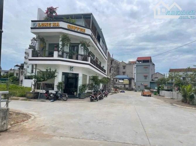 Siêu phẩm đấu giá liên phương -thường tín 👉 lô góc ba mặt tiền - 1