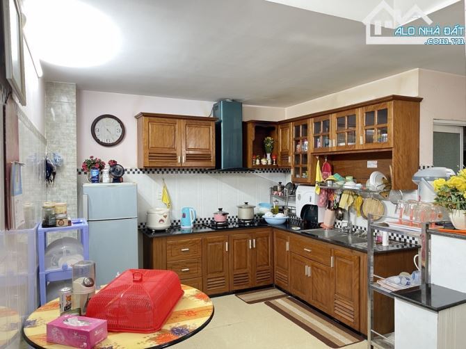 🔥 Bán Nhà 3 TẦNG gần ĐẠI HỌC DUY TÂN, Sân Bay, DT 65m2 ngang 5m, chỉ 3 tỷx - 2