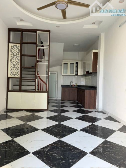 BÁN NHÀ CỰ KHỐI LONG BIÊN 4 TỶ 36M 5 TẦNG MT 4M Ô TÔ KINH DOANH - 2