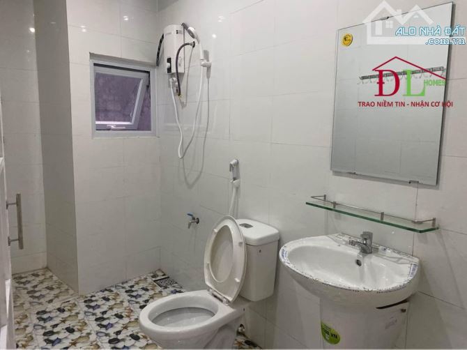 1711 🏞⛺️🏡 NHÀ HẺM BA THÁNG TƯ - NGAY VÒNG XOAY KIM CÚC - CÓ SÂN ĐẬU OTO - NGAY TRUNG TÂM - 2