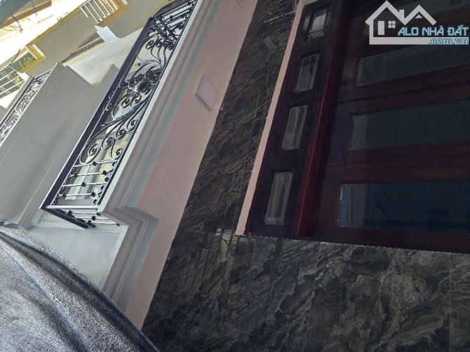 Bán nhà Nguyễn Văn Cừ 5 tầng dt 53m mt 5m - 2