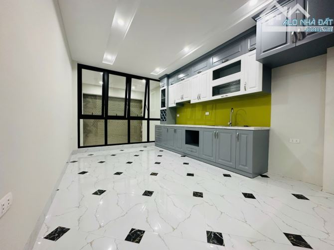 BÁN NHÀ ĐỊNH CÔNG, DT 45M x 7 TẦNG, NHỈNH 9 TỶ, NGÕ RỘNG, VỊ TRÍ SIÊU ĐẸP - 3