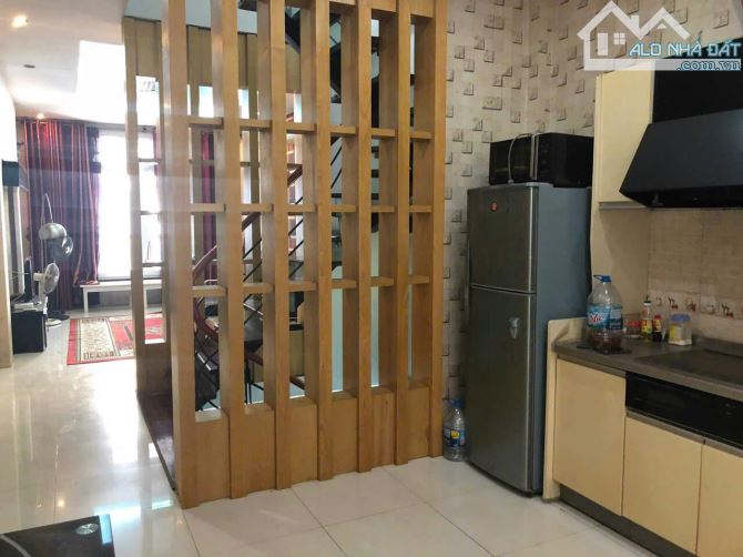 Cho thuê nhà nguyên căn Kim Mã, Ba Đình. DT 80m2, 5 tầng. Nhà đẹp. Giá 30 triệu (tháng) - 3