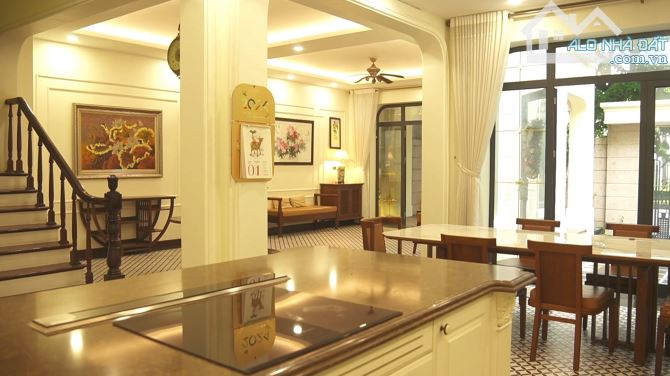 Cho thuê biệt thự View Hồ Thành Phố Giao Lưu. DT 180m2, 4 tầng. Full đồ Giá 80 triệu (thán - 3