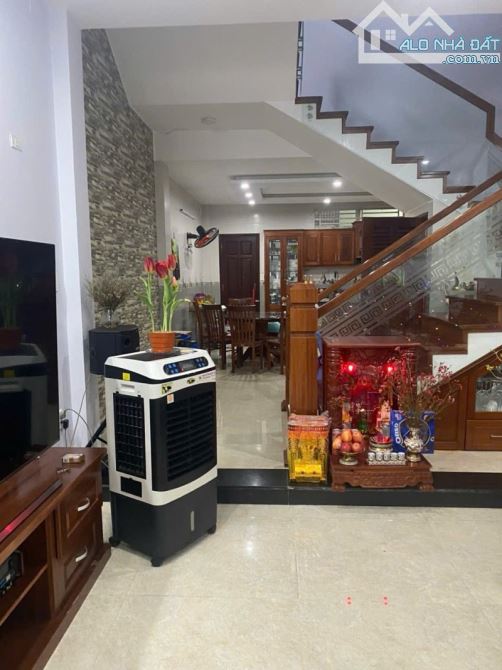 Bán nhà 4 tầng mặt tiền Nguyễn Quang Bích - DT 93m² (5x18.5m) - Giá 7.9 tỷ - Hải Châu - 4
