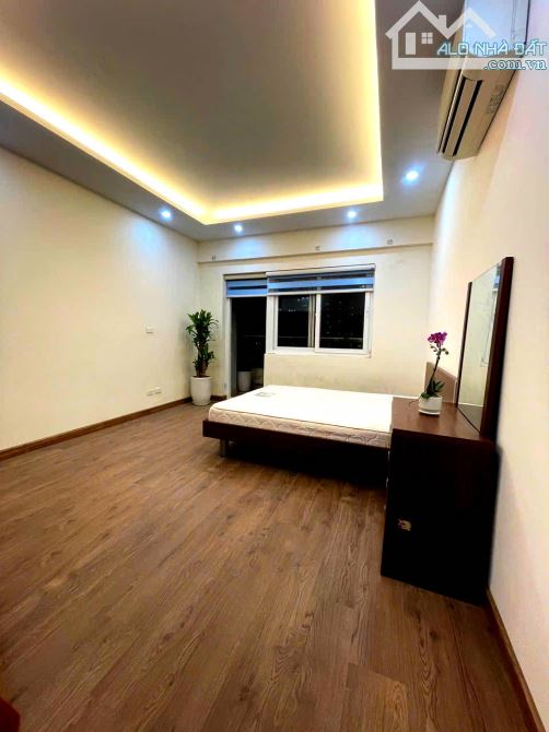 Bán gấp Chung cư lô góc, Cienco1 Hoàng Đạo Thúy, 156M2 – 5 PN. Giá 9,5 tỷ. sổ đỏ CC. - 4