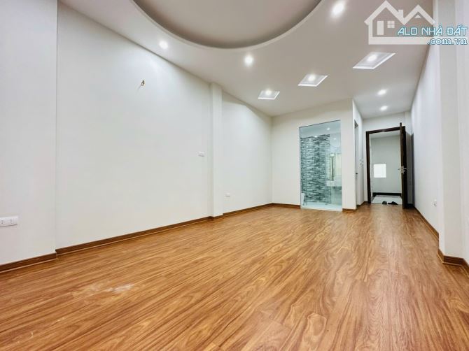 BÁN NHÀ ĐỊNH CÔNG, DT 45M x 7 TẦNG, NHỈNH 9 TỶ, NGÕ RỘNG, VỊ TRÍ SIÊU ĐẸP - 4