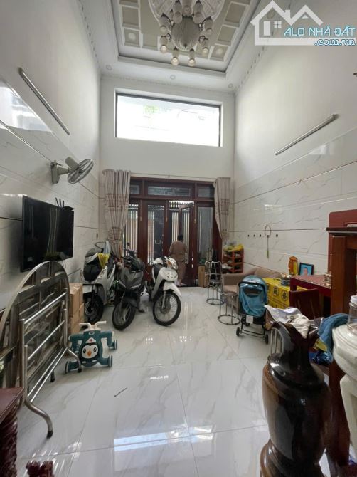 Nhà mới khu đồng bộ - Chợ An Nhơn, P.6, GV. Trệt lững 3 lầu, giá 8,5ty - 4
