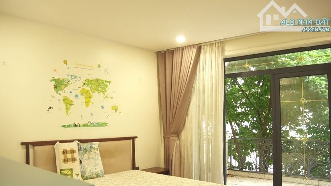 Cho thuê biệt thự View Hồ Thành Phố Giao Lưu. DT 180m2, 4 tầng. Full đồ Giá 80 triệu (thán - 4