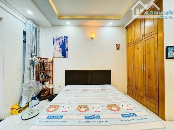 Bán Nhà Thống Nhất 52m2,4 Tấm, Hẻm Xe Hơi, Khu VIP Gần Công Viên,P15 Gò Vấp,Gía Nhỉnh 5 Tỷ - 4