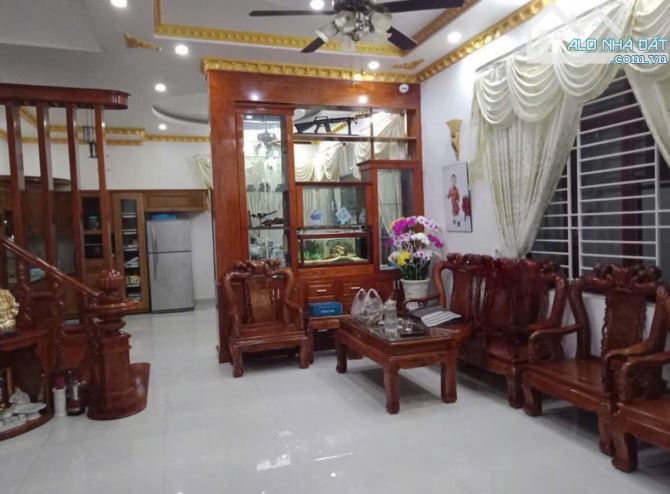 Biệt thự Khang Điền - nội thất gỗ đỏ tại Phước Long B, Q9 - DT: 200m2 👉 Giá chỉ 18 tỷ - 5