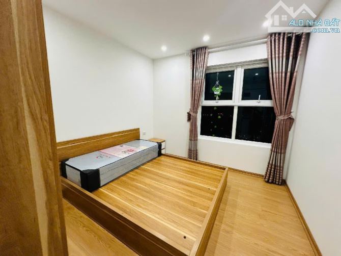 Bán căn hộ chung cư FLC star(Hà Đông,HN),74m2,2PN, 2WC, view đẹp, có slot ôtô, 4 tỷ hơn - 6