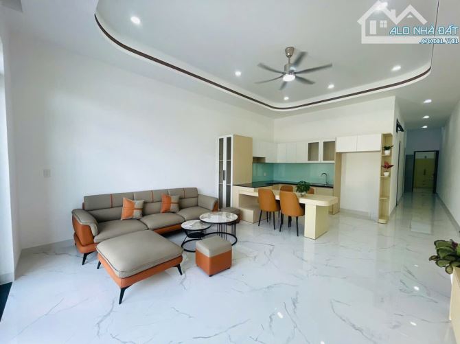 BÁN nhà cấp 4 ( 3 phòng ngủ , 2 tolet , sân ô tô ) toạ lạc tại hẻm 85Tạ Quang Bữu - 7