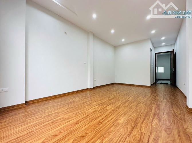 BÁN NHÀ ĐỊNH CÔNG, DT 45M x 7 TẦNG, NHỈNH 9 TỶ, NGÕ RỘNG, VỊ TRÍ SIÊU ĐẸP - 8