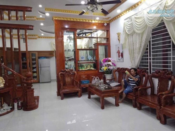 Bán nhà biệt thự Khang Điền đường số 11 Dương Đình Hội P.Long B Quận 9 (200m2) 18 tỷ - 8