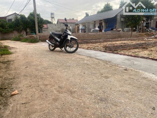 Bán đất Minh Trí-Lô góc 3 mặt thoáng 60m=1.55 ty