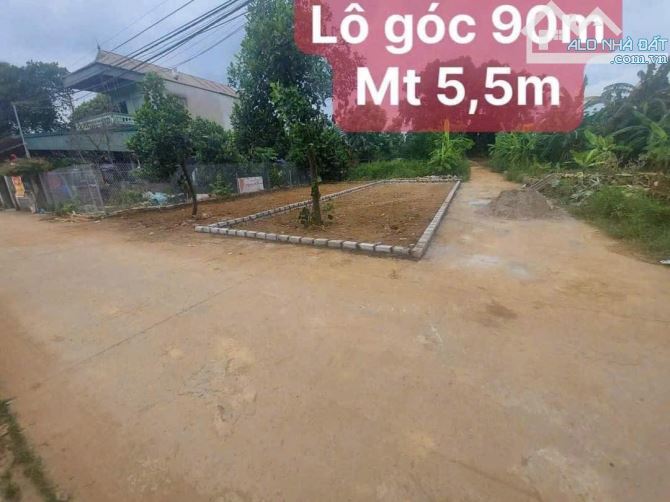 Bán đất thổ cư lô góc Hoa Hậu, Trục Chính Đồi Sen, Bình Yên Hòa Lạc, 90m², Sổ Hồng Sẵn