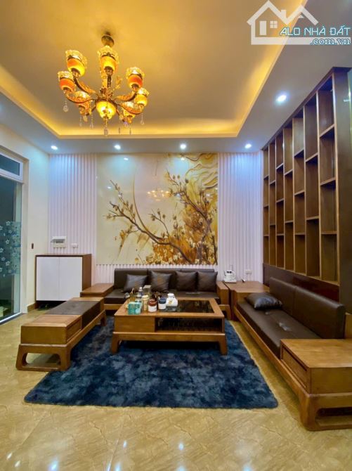 NHÀ ĐẸP Ở NGAY-FULL NỘI THẤT-THÔNG THOÁNG-OTO ĐỖ GẦN-KHU VỰC PHÁT TRIỂN-DÂN LÀNH-TIỆN ÍCH