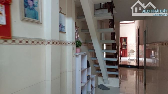 Nợ ngân hàng không đủ khả năng chi trả nên bán căn nhà tâm huyết đường ql1a Tam Xuân