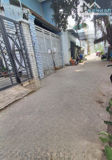 Quận 7, nhà mới ở ngay, hẻm thông xe hơi tránh nhau, 4x15m, 4 tầng chỉ 7.4 tỷ