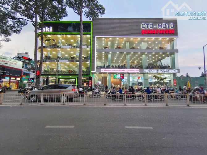 Cho thuê nhà GÓC 2MT số 606D-606E đường Trần Hưng Đạo và Lê Hồng Phong, phường 2, Quận 5 - 1