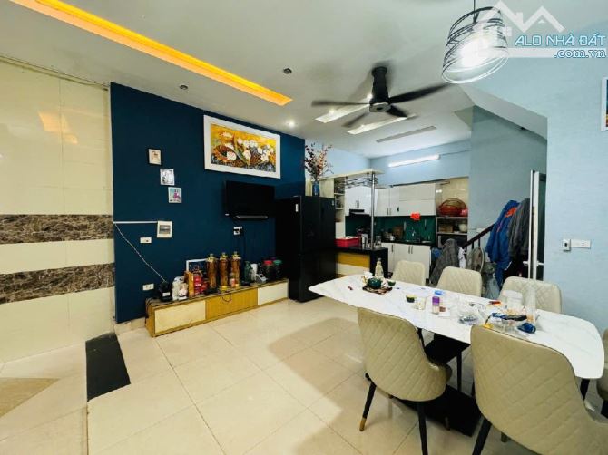 🏡MINH KHAI, NHÀ ĐẸP LONG LANH, VÀI BƯỚC RA PHỐ, 40M, 5T, NHỈNH 6TỶ