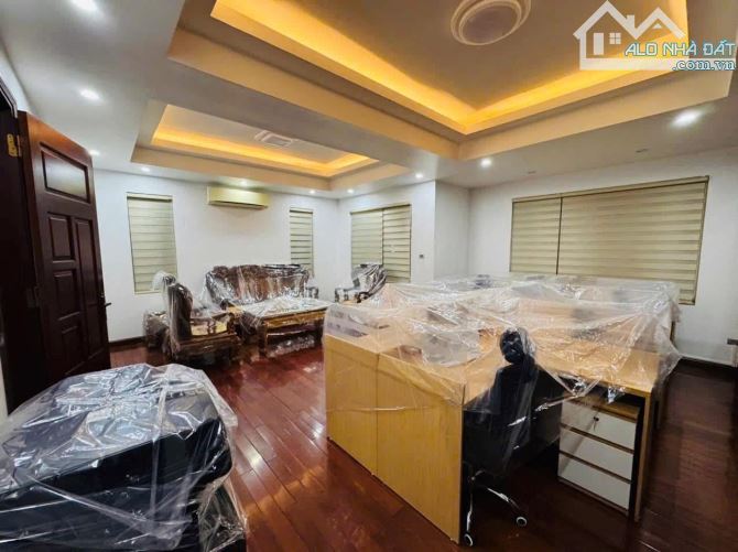 Giá Đầu Tư ! 36 Tỷ Hơn - 120M2 ,Nhà Phân Lô,Xuân La,Tây Hồ -Ô tô Tránh -Vỉa Hè -2 Mặt tiền - 1