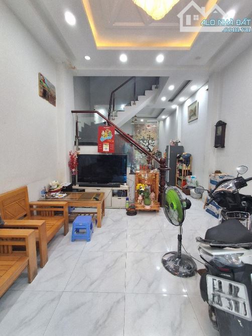 Quận 7, nhà mới ở ngay, hẻm thông xe hơi tránh nhau, 4x15m, 4 tầng chỉ 7.4 tỷ - 1