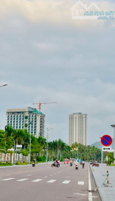 Homstay 6 Tầng Mặt Tiền Xuân Diệu View Biển khu VIP tại trung Tâm TP Biển Quy Nhơn