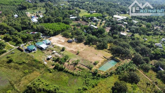 BÁN LÔ GỐC BIỆT THỰ 2 MẶT TIỀN 1100M2(34MX31M) CÓ SẴN 100M2 THỔ CƯ GIÁP THỊ TRẤN CHỈ 1TY4 - 1