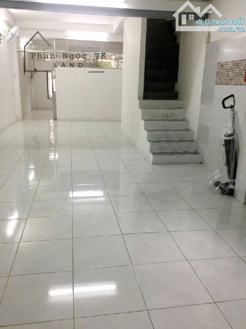 Sát Hậu Giang 102m² 4,5x25m sẵn dòng tiền 12tr, giá chỉ 5,9 tỷ - 2