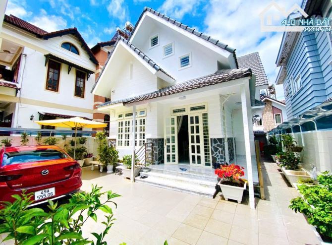 Villa Sân Vườn Nghỉ Dưỡng Đường Cô Giang. P9. 200m2 (10,5m*19m). Giá 14 Tỷ - 2