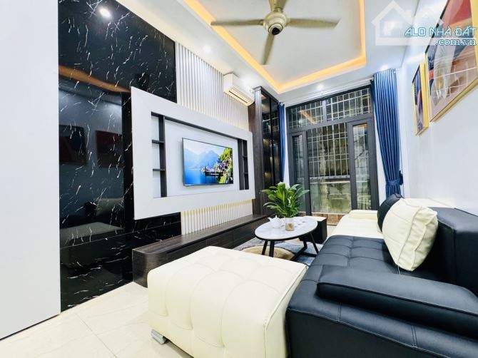 TT Ngã Tư Sở, nhà đẹp ở ngay, ô tô gần - 3