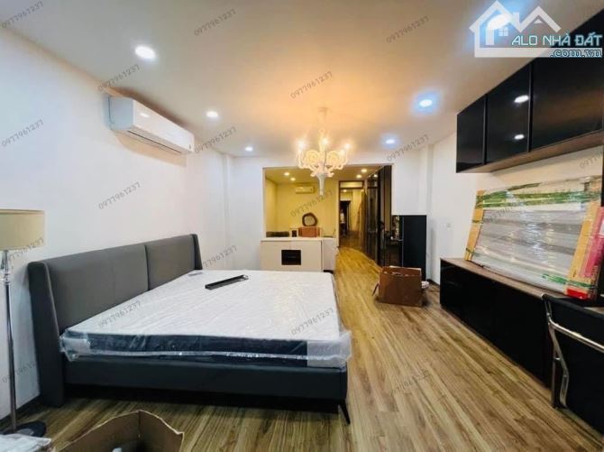 BÁN NHÀ PHẠM TUẤN TÀI 70m2 × MT 6,5m - PHÂN LÔ VIP - Ô TÔ TRÁNH + GARA + VỈA HÈ - 3