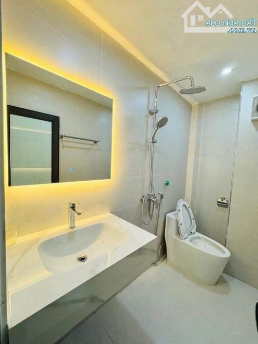 Bán Nhà Tân Mai , DT 40m2 , Giá Hơn 8 tỷ , Lô góc , oto tránh , Kinh doanh - 4