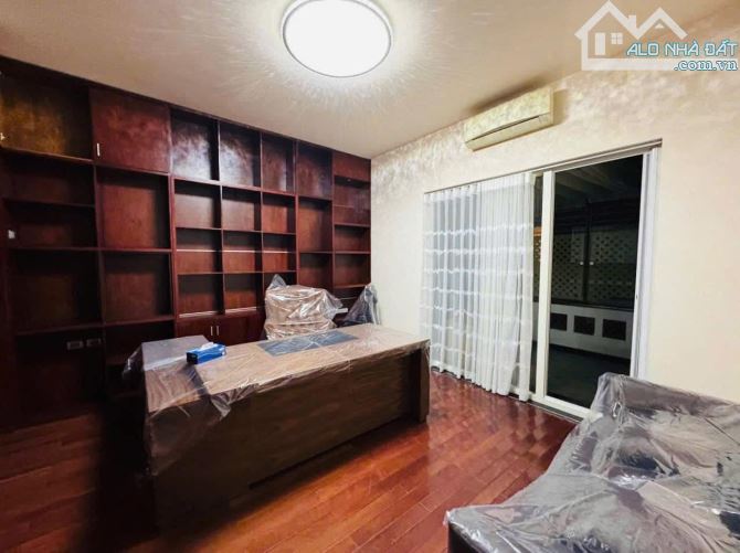 Giá Đầu Tư ! 36 Tỷ Hơn - 120M2 ,Nhà Phân Lô,Xuân La,Tây Hồ -Ô tô Tránh -Vỉa Hè -2 Mặt tiền - 4