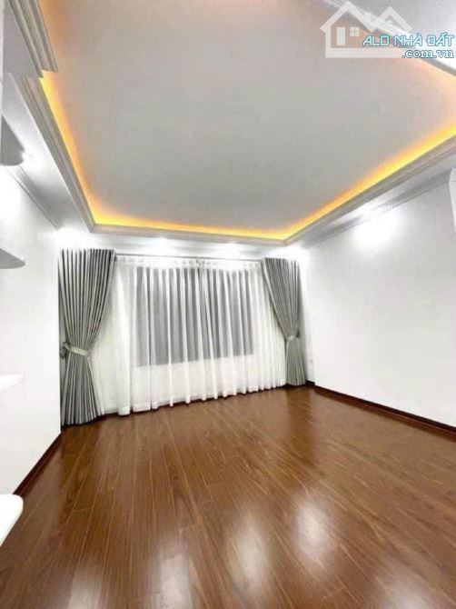 - BÁN  NHÀ XUÂN ĐỈNH 90M2 ,MT 8,5M , 4 TẦNG GIÁ CHỈ 17,3 TỶ LH - 4