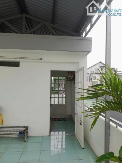 52M2 - Đường 4M - 3 Tầng Sân thượng BTCT - 5