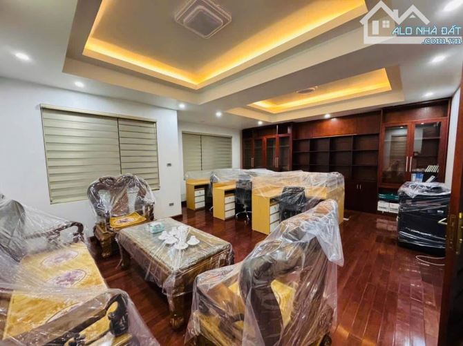 Giá Đầu Tư ! 36 Tỷ Hơn - 120M2 ,Nhà Phân Lô,Xuân La,Tây Hồ -Ô tô Tránh -Vỉa Hè -2 Mặt tiền - 5