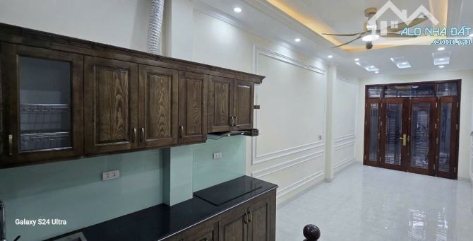 Bán nhà mặt ngõ kinh doanh 151 Nguyễn Đức Cảnh (Cạnh Momota), 40m2x6T mới, ngõ 3 gác giá 7 - 7