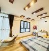 Nhà đệp ở ngay Lạc Long Quân Tây Hồ. DT50m, 4 tầng 4 ngủ MT5m Giá 9 tỷ