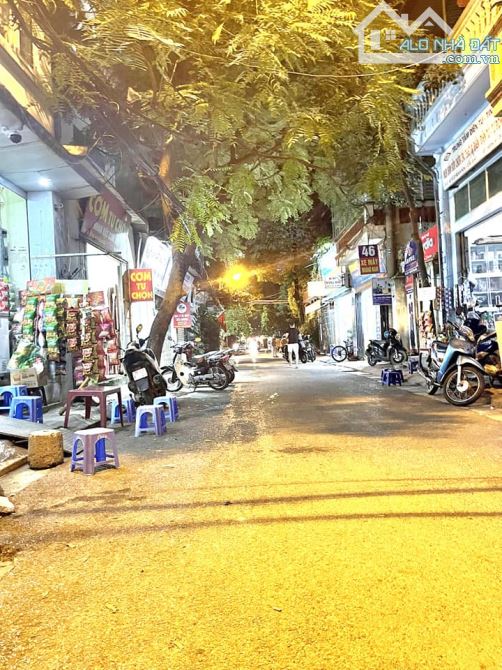 BÁN GẤP NHÀ 5 TẦNG DÂN XÂY HOÀNG QUỐC VIỆT 69m2, 1 NHÀ RA MẶT PHỐ KINH DOANH VIP 18 Tỷ