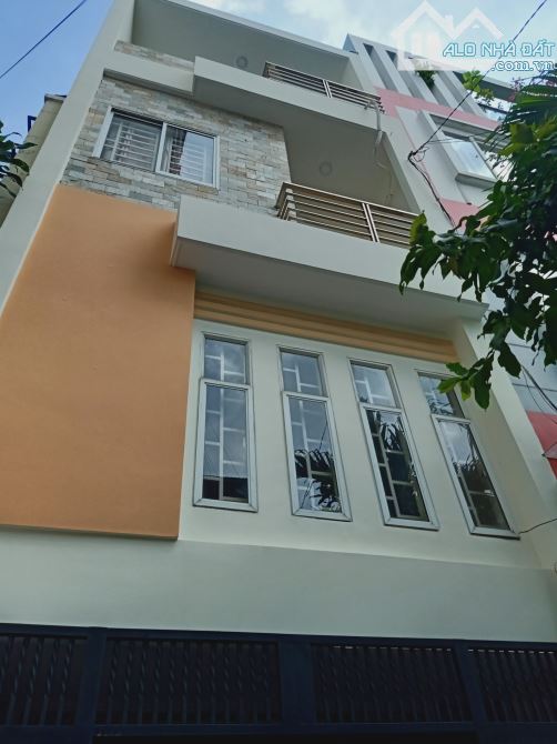Bán nhà hẻm biệt thự 14 Thân Nhân Trung, 4.5mx25m nhà 4 tầng chỉ 14 tỷ TL