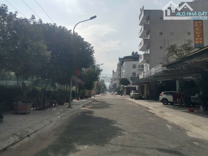 BÁN GẤP ĐẤT ĐƯỜNG NGUYỄN SƯ HỒI CÁCH BIỂN CỬA LÒ 50M: 6,5 x 20 = 120m2 x 3 LÔ