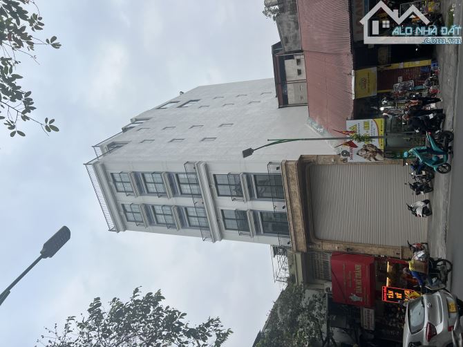 Cho thuê toà bulding mặt Phố Huế, quận Hai Bà Trưng, 220m 6 tầng, mặt tiền 8m giá cực tốt