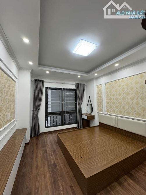 BÁN NHÀ RIÊNG HOA LƯ, VỊ TRÍ ĐẸP HAI BÀ TRƯNG, 40m2, 12,8 tỷ, thang máy, ô tô.